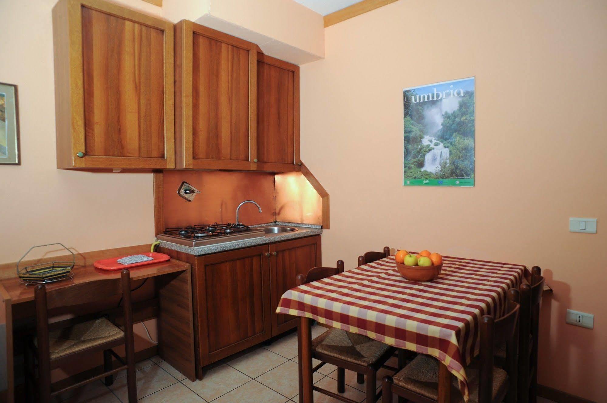 Agriturismo La Mora Ассизи Экстерьер фото