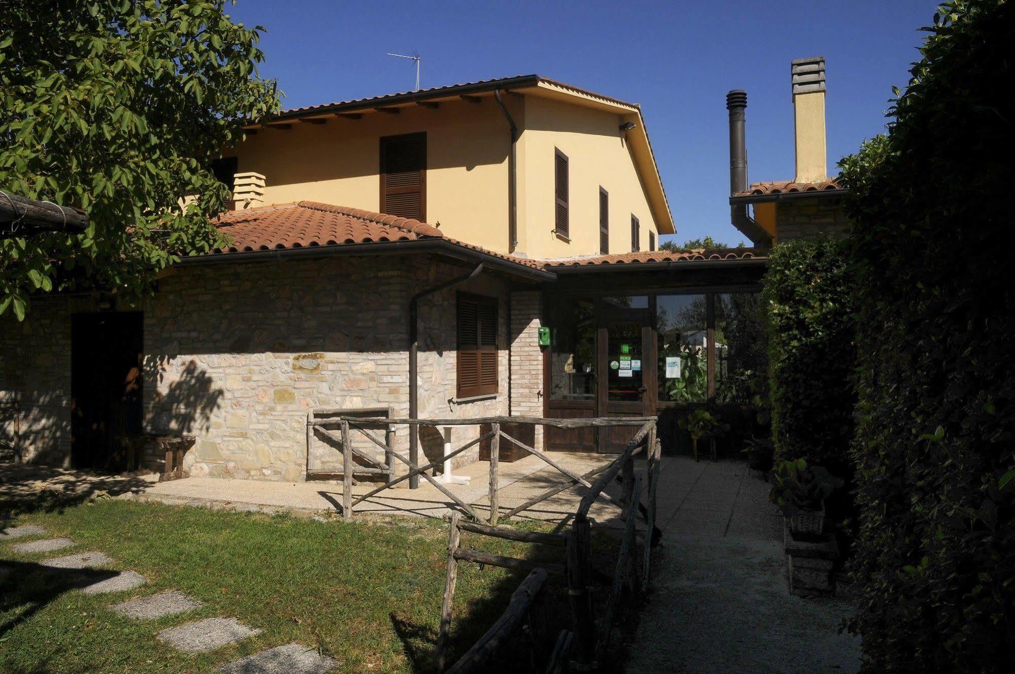 Agriturismo La Mora Ассизи Экстерьер фото
